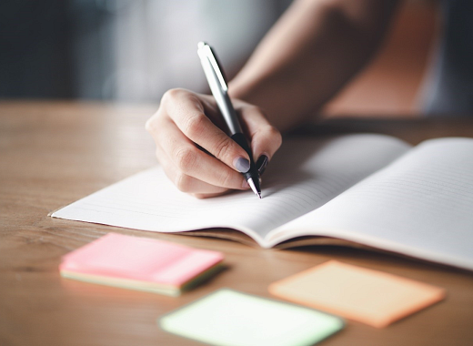 hand writing with post its